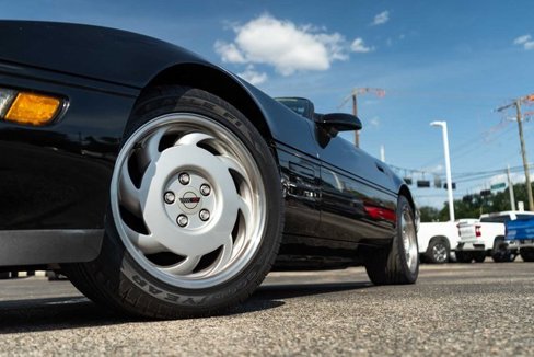 Used 1992 Chevrolet Corvette Convertible image 2