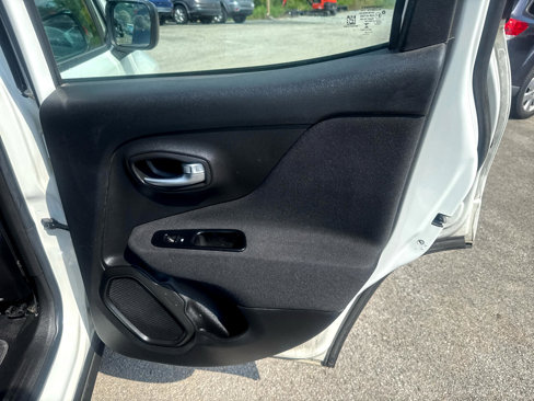 Used 2020 Jeep Renegade Sport w/ UConnect 7.0 Group image 9