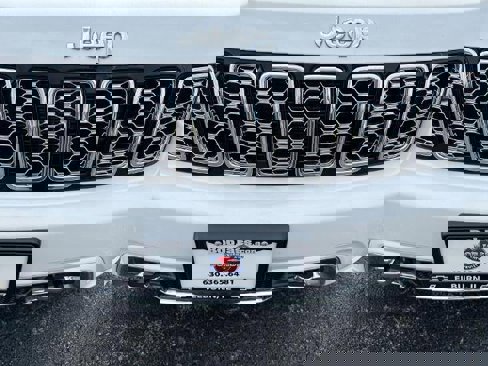 Used 2018 Jeep Grand Cherokee Overland image 32