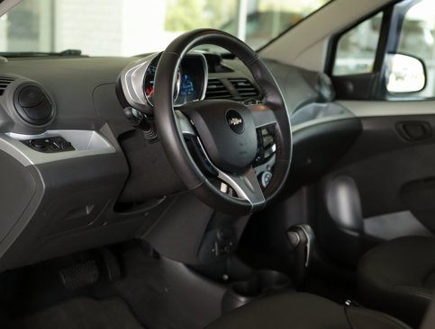 Used 2014 Chevrolet Spark LT image 9