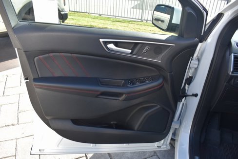 Used 2022 Ford Edge ST-Line image 13