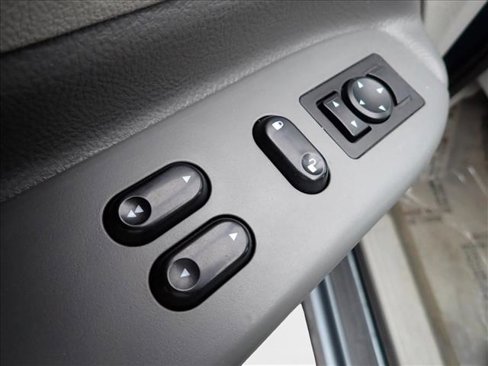 Used 2005 Ford Freestar SES image 13