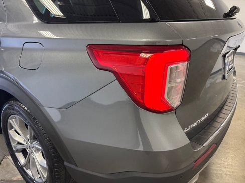Used 2022 Ford Explorer Limited image 11
