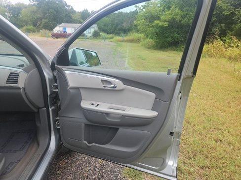 Used 2012 Chevrolet Traverse LT image 10