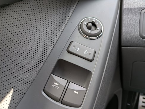 Used 2013 Hyundai Elantra SE image 17