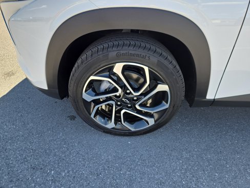 New 2025 Chevrolet Trax RS w/ Sunroof Package image 11