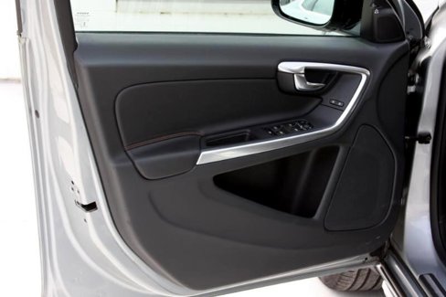 Used 2015 Volvo V60 T5 Cross Country image 28