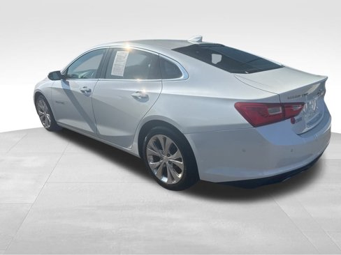 Used 2017 Chevrolet Malibu Premier w/ Driver Confidence Package image 4
