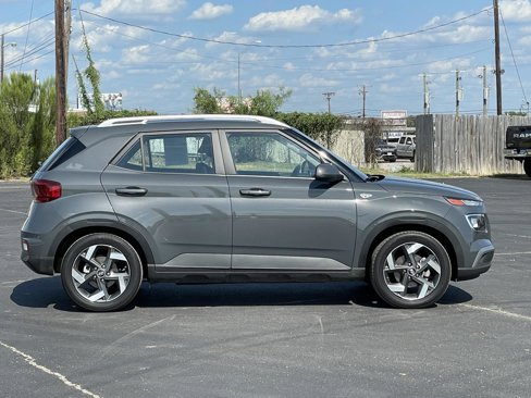 Used 2024 Hyundai Venue SEL image 9
