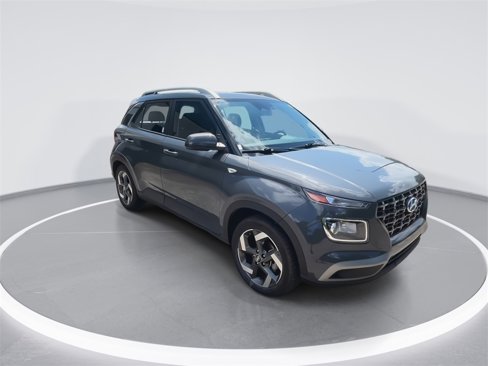 Used 2024 Hyundai Venue SEL image 2