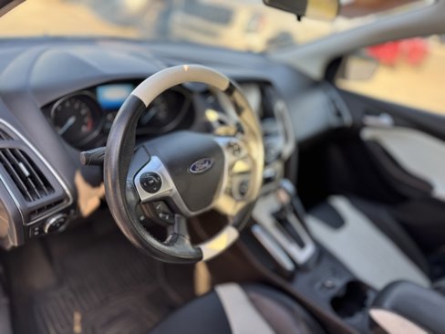 Used 2013 Ford Focus Titanium image 9
