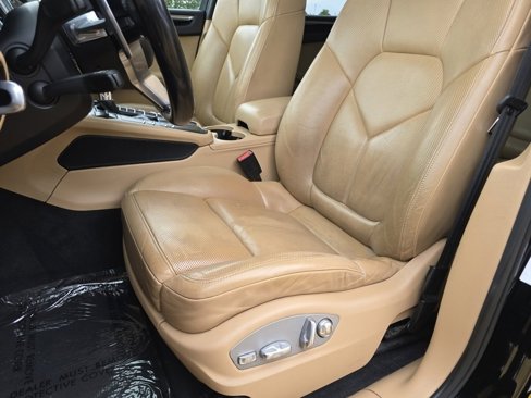 Used 2018 Porsche Macan image 36