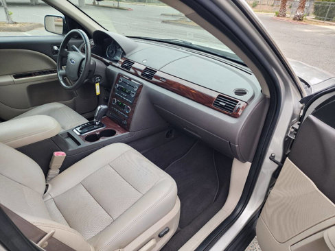 Used 2008 Ford Taurus SEL image 12