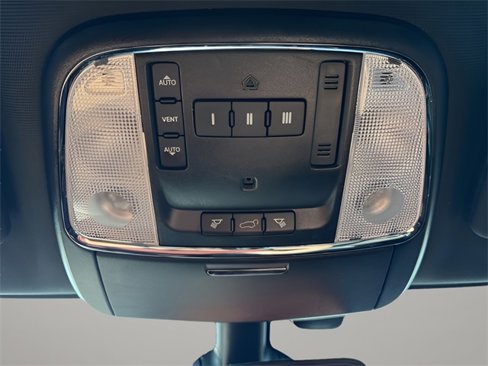 Used 2018 Dodge Durango R/T image 11