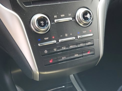 Used 2019 Lincoln MKC Select w/ Select Plus Package image 18