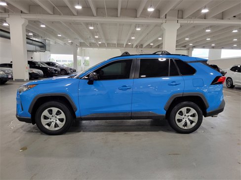 Used 2020 Toyota RAV4 LE image 14