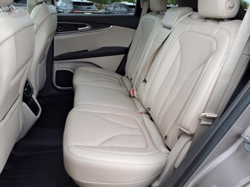 Used 2019 Lincoln Nautilus Reserve image 19