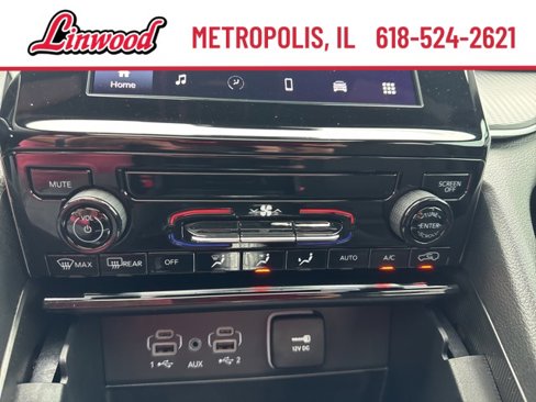 Used 2024 Jeep Grand Cherokee Laredo X image 26