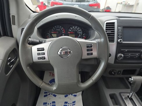Used 2019 Nissan Frontier SV image 16