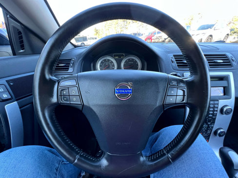 Used 2011 Volvo C70 T5 w/ Convenience Pkg image 17