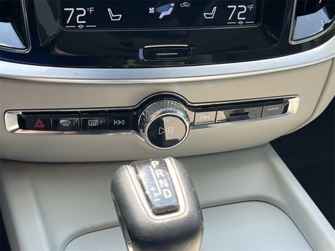 Used 2020 Volvo V60 T5 Momentum image 33