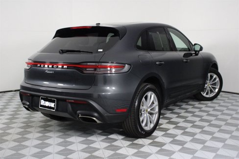 Used 2025 Porsche Macan image 7