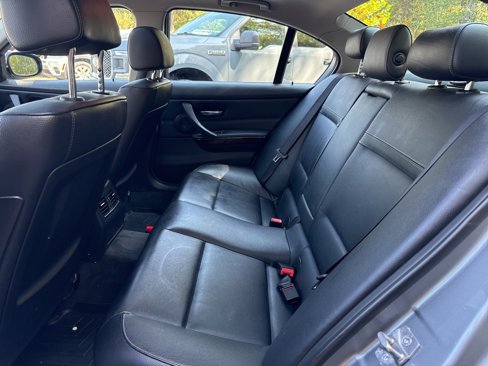 Used 2011 BMW 335i xDrive Sedan image 34
