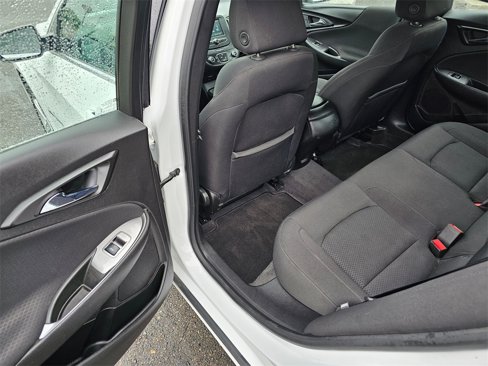 Used 2018 Chevrolet Malibu LS image 9