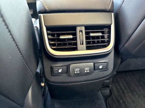 Used 2022 Subaru Outback Limited image 16