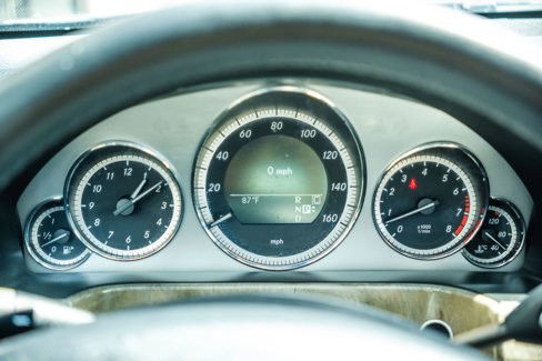 Used 2010 Mercedes-Benz E 350 4MATIC Sedan image 9