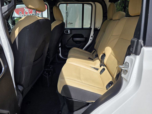 Used 2023 Jeep Gladiator Sport image 12