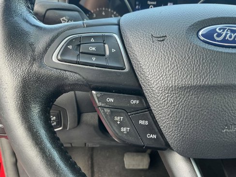 Used 2017 Ford Focus SE w/ Cold Weather Package image 19
