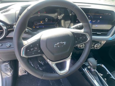 New 2025 Chevrolet Trax ACTIV w/ Sunroof Package image 15