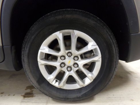 Used 2018 Chevrolet Traverse LT image 32