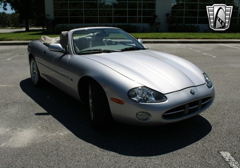 Used 2002 Jaguar XK8 Convertible image 5