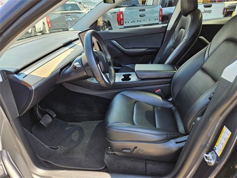 Used 2022 Tesla Model Y Long Range image 13