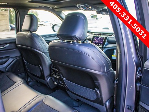 New 2025 Jeep Grand Cherokee Altitude image 21