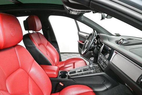 Certified 2021 Porsche Macan S image 24