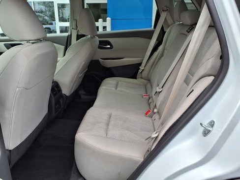 Used 2024 Nissan Rogue SV image 36