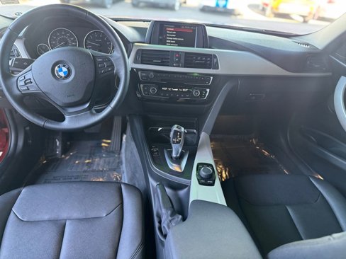 Used 2018 BMW 320i Sedan w/ Convenience Package image 18