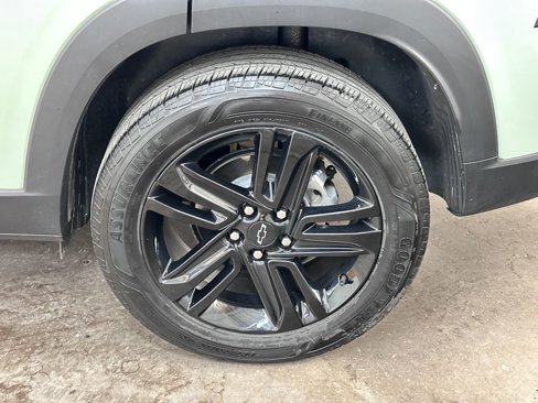 Used 2024 Chevrolet Trax ACTIV w/ Driver Confidence Package image 45