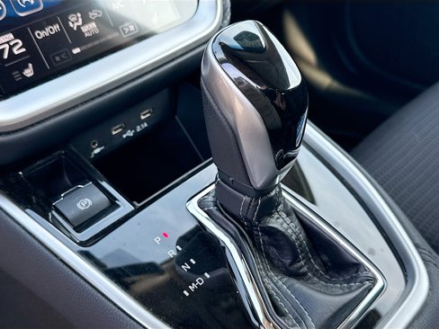 Used 2022 Subaru Outback Premium image 16