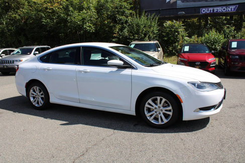 Used 2015 Chrysler 200 Limited image 5