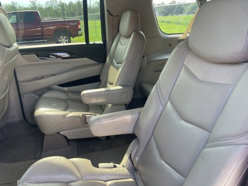Used 2019 Cadillac Escalade ESV Premium Luxury w/ LPO, Radiant Package image 12
