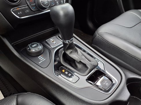 Used 2021 Jeep Cherokee Limited image 15