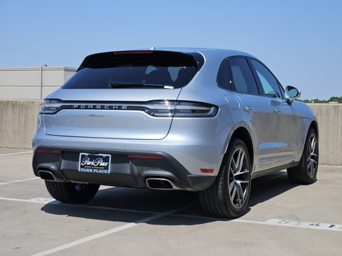 Certified 2025 Porsche Macan image 8