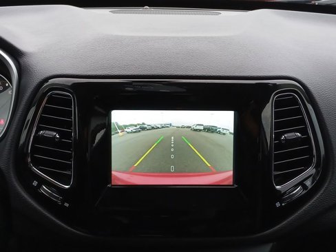 Used 2018 Jeep Compass Latitude w/ Popular Equipment Group image 15