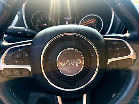 Used 2019 Jeep Compass Latitude image 14