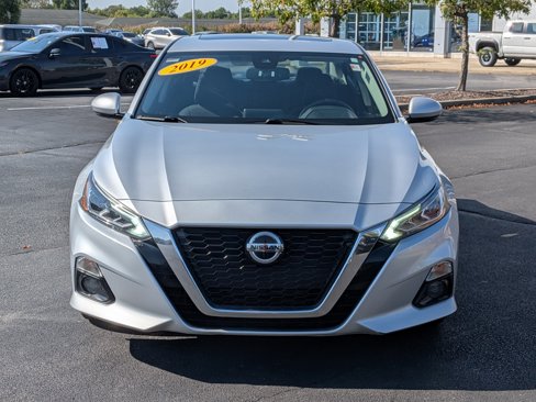 Used 2019 Nissan Altima 2.5 SV image 2