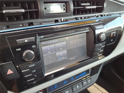 Used 2016 Toyota Corolla LE image 21